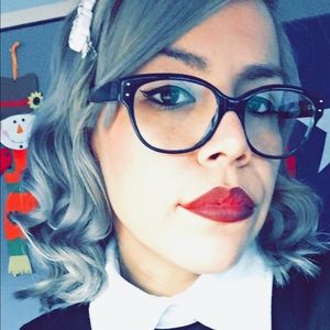 Meet your Posher, Roxanne